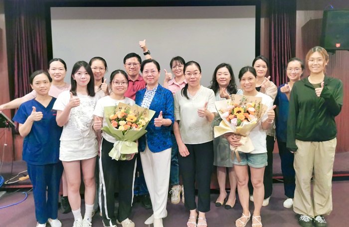 不负韶华 未来可期——德州扑克
口腔全科住培基地举办2024届学员结业典礼 第 3 张