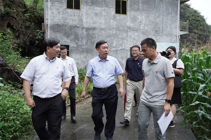 深入基层调研指导 共谋乡村振兴新篇——德州扑克
党委常委、副校长陈俊强带队赴马山县龙琴村开展调研走访活动 第 3 张