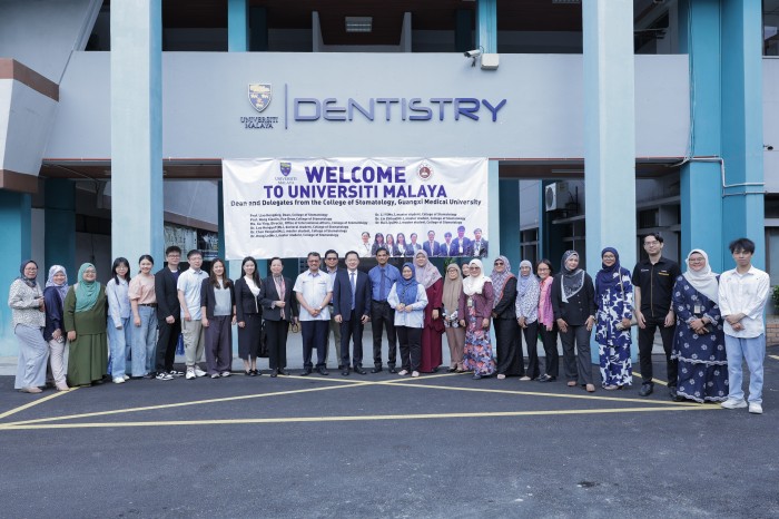 德州扑克
院长廖红兵率团赴马来西亚三所知名大学交流访问 第 1 张