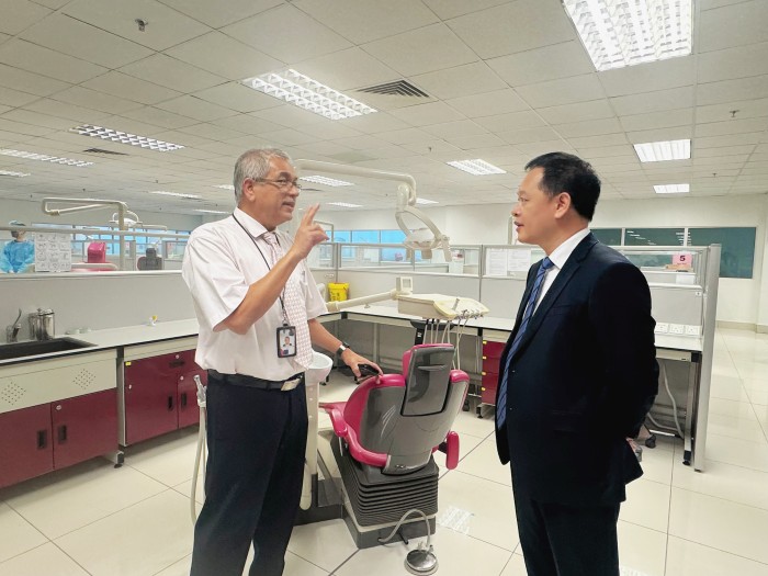 德州扑克
院长廖红兵率团赴马来西亚三所知名大学交流访问 第 5 张