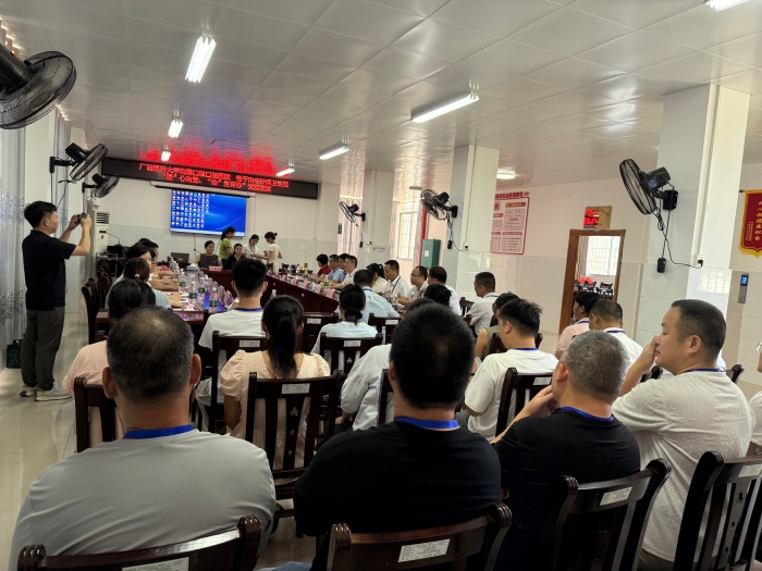 党建联建聚合力 健康惠民暖中沙——德州扑克
颌面外科党支部赴桂平市中沙镇开展“医心向党 齿生有你”主题活动 第 2 张