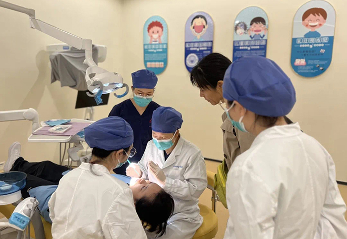 医教协同 强基赋能 ——德州扑克
打造口腔医学人才培养高地 第 4 张