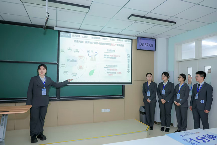 喜报！德州扑克
代表队获第十一届全国大学生医学创新大赛暨2025“一带一路”国际竞赛总决赛银奖 第 2 张